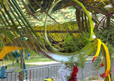 Oiseau "pneu" - Stand de Moïse au marché artisanal Artigwa à Sainte-Rose