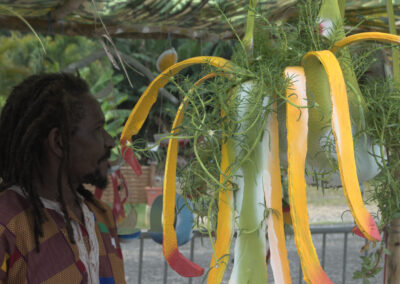 Moïse au marché artisanal Artigwa à Sainte-Rose